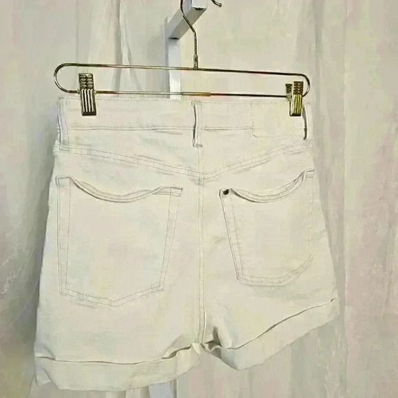 &Denim White Mom Shorts - Size 6 - Picture 4 of 5